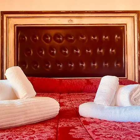 Poggio Dei Cavalieri לינה וארוחת בוקר 3*
