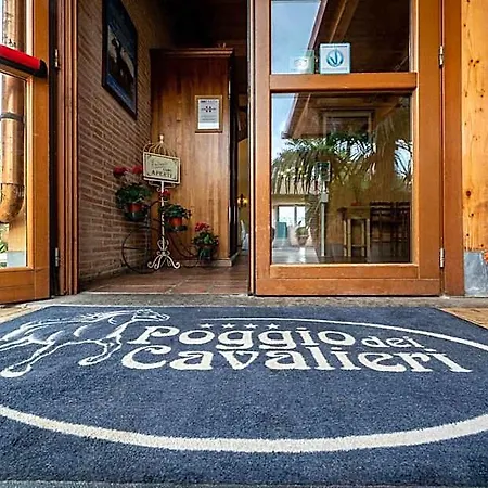 לינה וארוחת בוקר Poggio Dei Cavalieri 3*