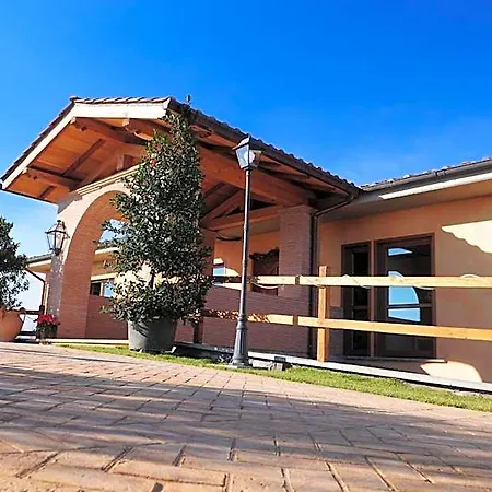 Poggio Dei Cavalieri Bed & Breakfast 3*